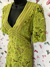 Load image into Gallery viewer, Adelyn Rae Green Dress • Size Large

