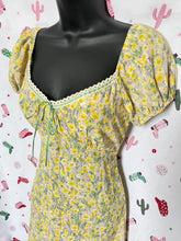 Load image into Gallery viewer, Floral Print Dress • Size Small
