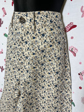 Load image into Gallery viewer, Valija Floral Pants • Size 6
