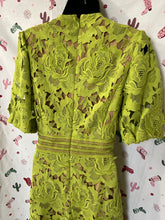 Load image into Gallery viewer, Adelyn Rae Green Dress • Size Large
