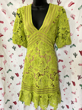Load image into Gallery viewer, Adelyn Rae Green Dress • Size Large
