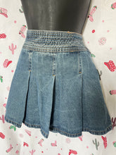 Load image into Gallery viewer, Pleaded Denim Skirt • Size Medium
